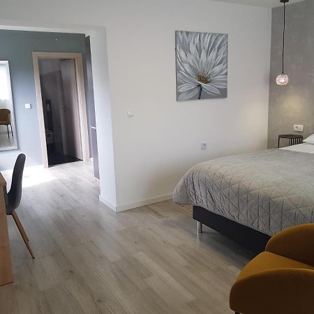 Rooms Vanteo Korenica Eksteriør bilde