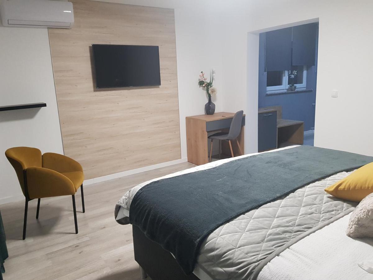 Rooms Vanteo Korenica Eksteriør bilde