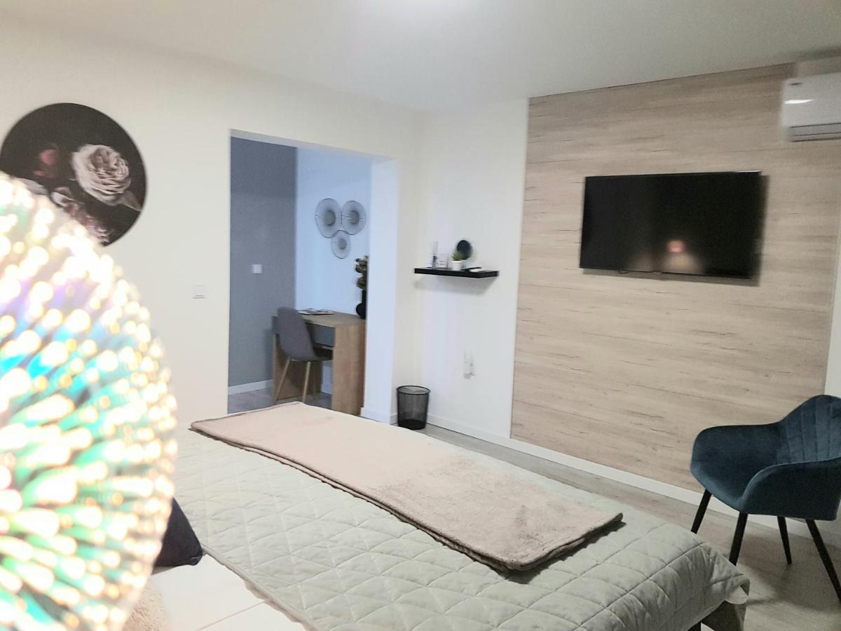 Rooms Vanteo Korenica Eksteriør bilde